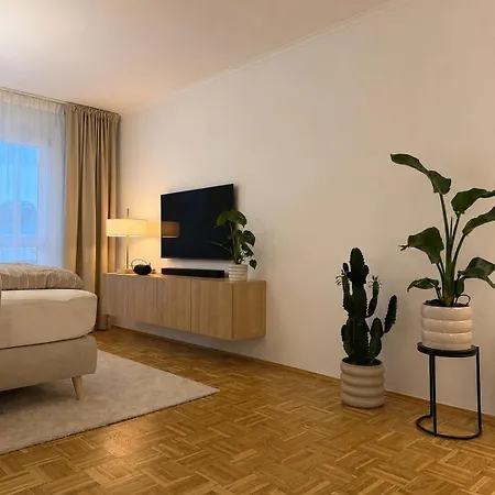 Stylish Apartment, Balcony, Schlossberg View *